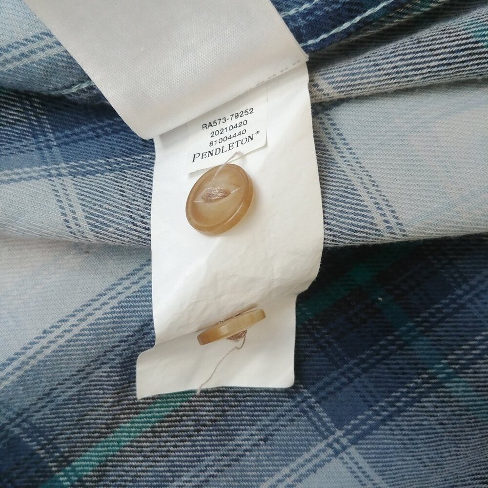 Pendleton Men Medium button down shirt 100% thick sturdy cotton blue plaid - Picture 13 of 14